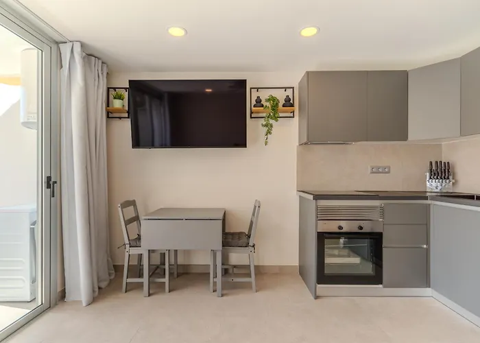 Playa Honda Design, Comfort & Pool Apartment *